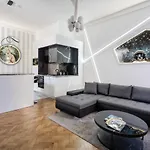 Galaxy Cube Budapeste