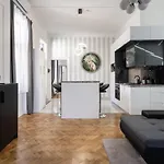 Galaxy Cube Apartamento Budapeste